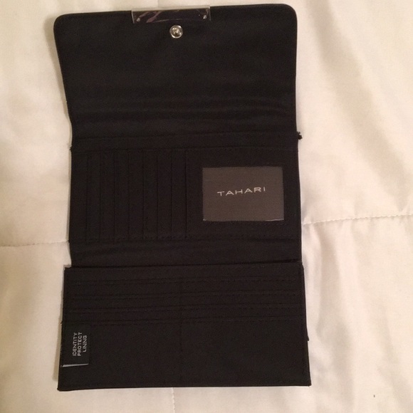 TAHARI - Picture 4 of 5